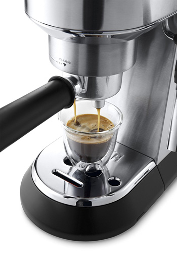 DeLonghi Dedica EC 685 M Siebträger Espressomaschine Test